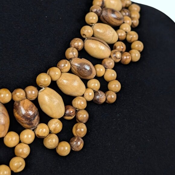 V. Wood Beaded Collar Necklace - Picture 4 of 6
